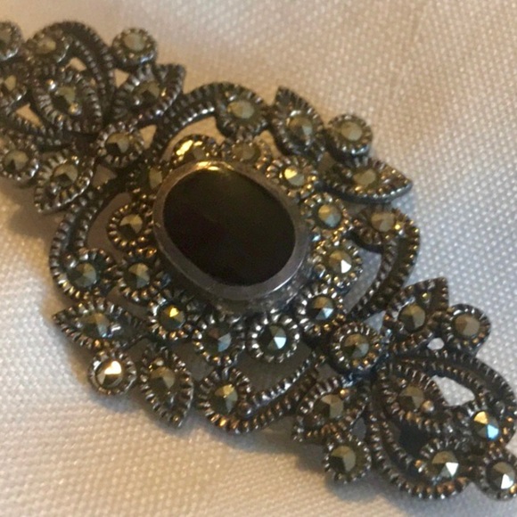 ! SOLD!! VINTAGE 60s 925 MARCASITE ONYX BROOCH - Picture 4 of 6